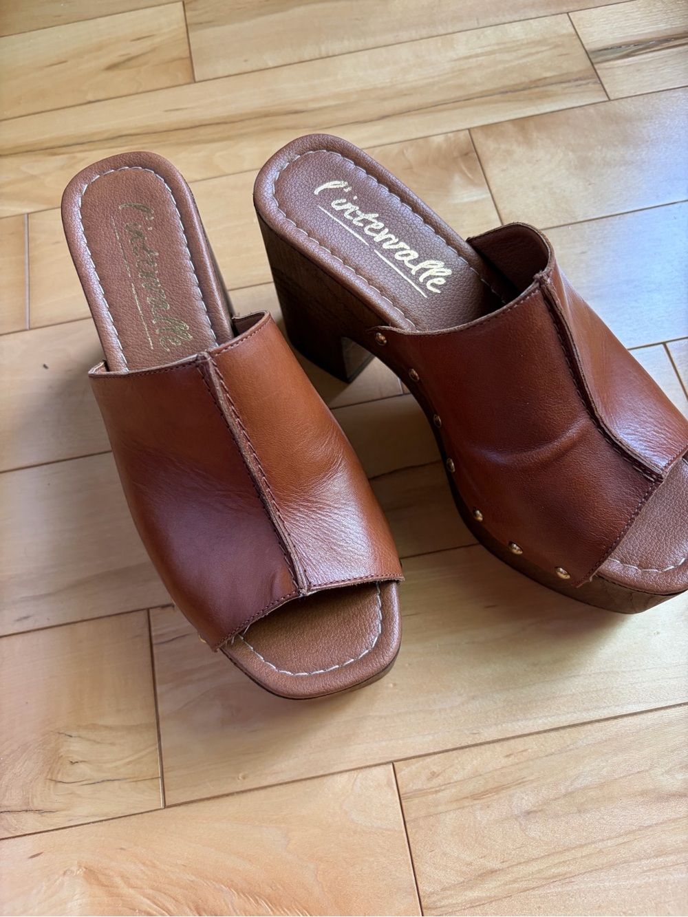 L’intervalle Brown Leather Open-Toe Clog Platform